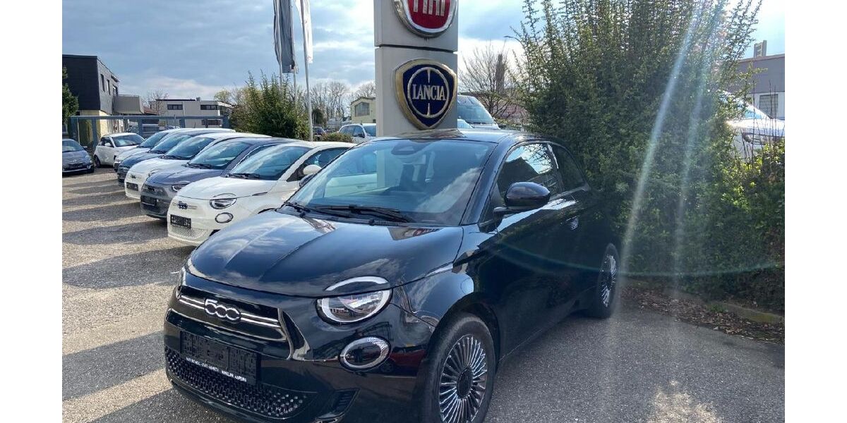 Fiat 500e 15.300 km 19.490 &euro; Asperg 71679