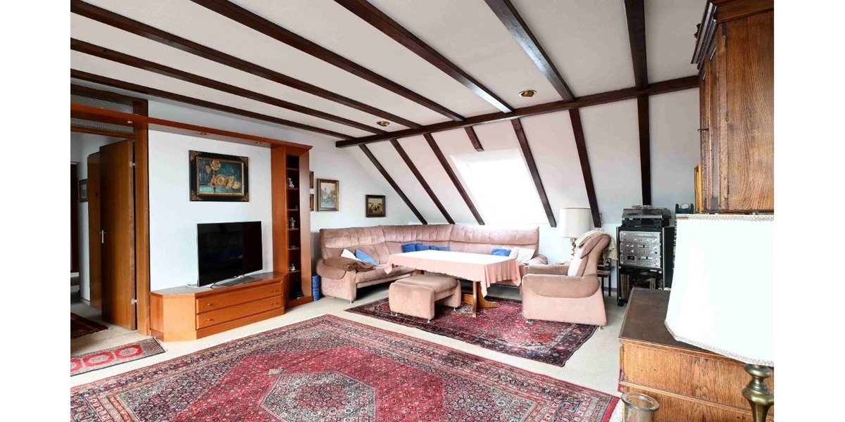 Vielfältige Angebote für Kinder und Jugendliche besonders attraktiv für junge Familien - Dachgeschoßwohnung Stuttgart Stammheim | Angebot:25990677