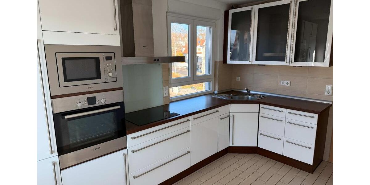 Etagenwohnung Leonberg - 3 Zimmer, 81 m&sup2;, 1.200&euro; | Angebot:25945571