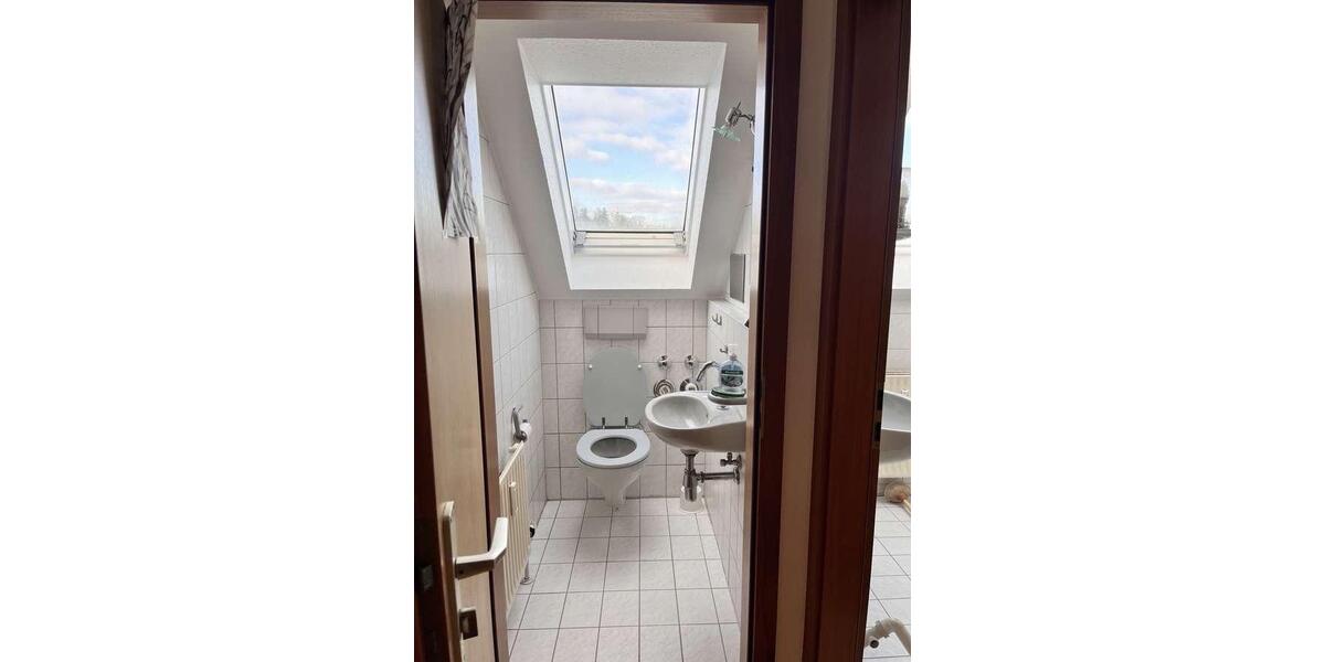 Dachgeschoßwohnung Stuttgart Birkach - 3.5 Zimmer, 77 m&sup2;, 1.400&euro; | Angebot:26640638