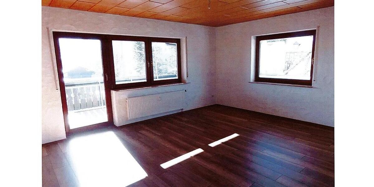 Etagenwohnung Bissingen an der Teck - 3 Zimmer, 82 m&sup2;, 850&euro; | Angebot:25418103