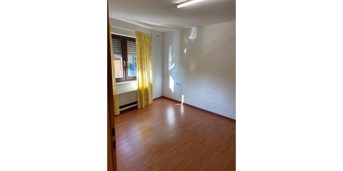 Erdgeschoßwohnung Kirchheim am Neckar - 2.5 Zimmer, 76 m&sup2;, 900&euro; | Angebot:27552241