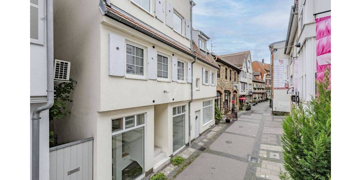 Mehrfamilienhaus, Wohnhaus Stuttgart Bad Cannstatt - 8 Zimmer, 105 m&sup2;, 698.000&euro; | Angebot:25690119