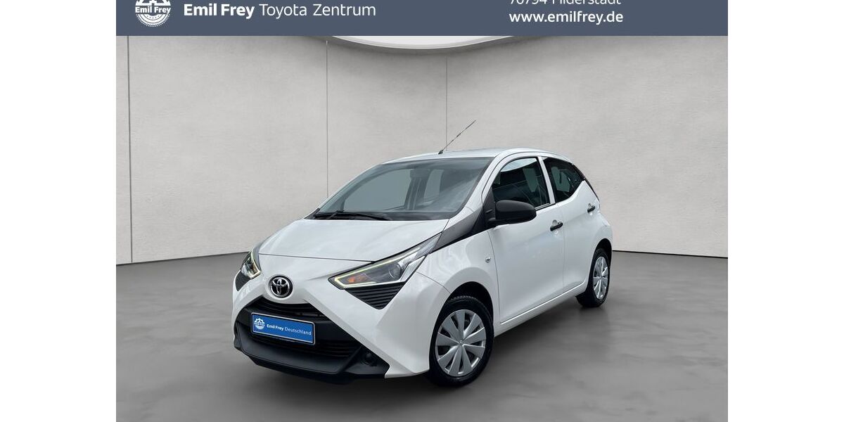 Toyota Aygo (X) 49.800 km 9.900 &euro; Filderstadt 70794