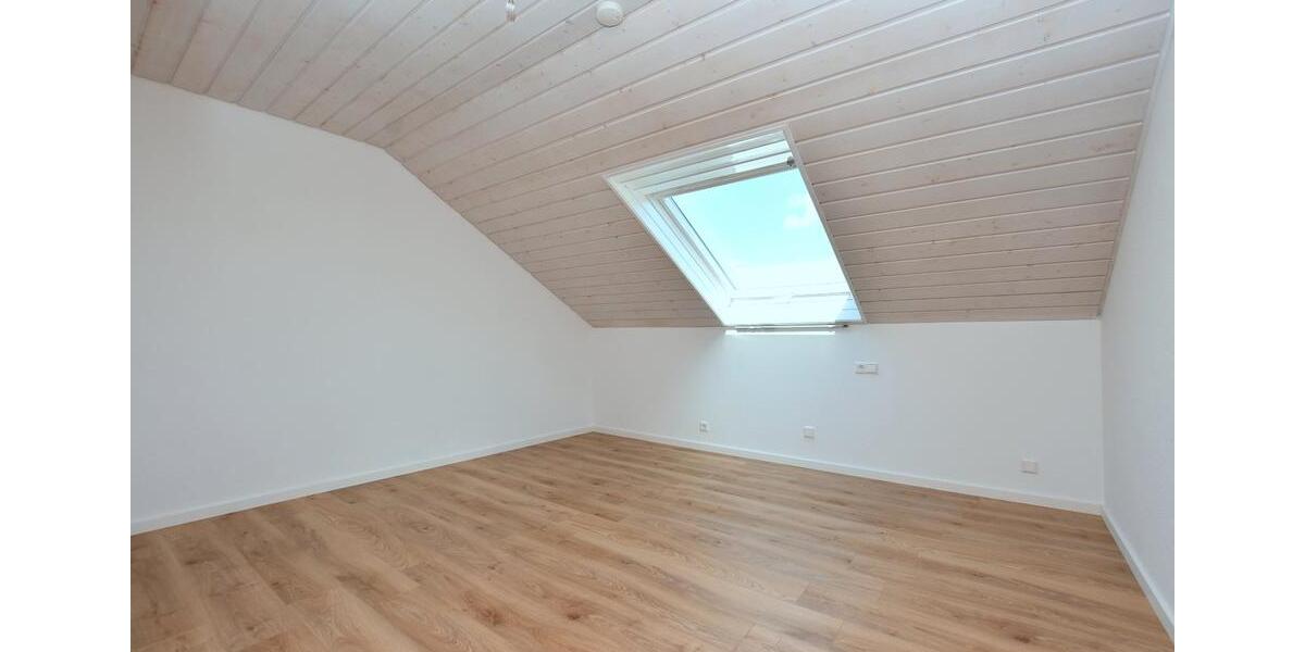 Dachgeschoßwohnung Hattenhofen - 4 Zimmer, 85 m&sup2;, 1.295&euro; | Angebot:25978990