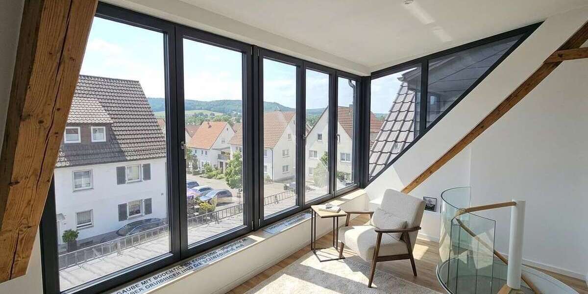 „Haus auf dem Haus“ – gesamtes Dachgeschoss mit kompletter Bühne und außergewöhnlichem Ausbaupotenzi - Dachgeschoßwohnung Weilheim an der Teck | Angebot:27532420
