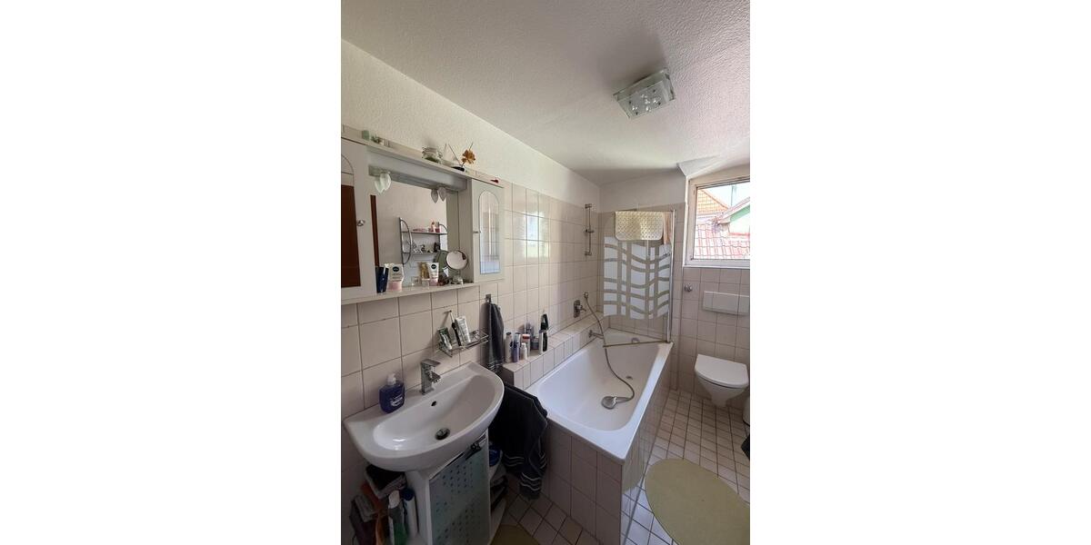 Etagenwohnung Stuttgart Hedelfingen - 3 Zimmer, 90 m&sup2;, 1.500&euro; | Angebot:25924875