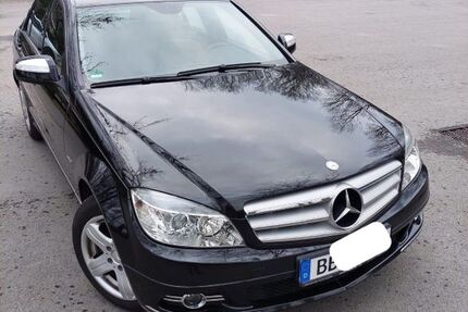 Mercedes-Benz 200 197.892 km 8.500 &euro; Stuttgart 70469