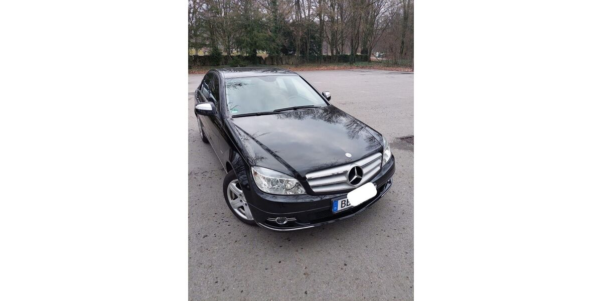 Mercedes-Benz 200 197.892 km 8.500 &euro; Stuttgart 70469