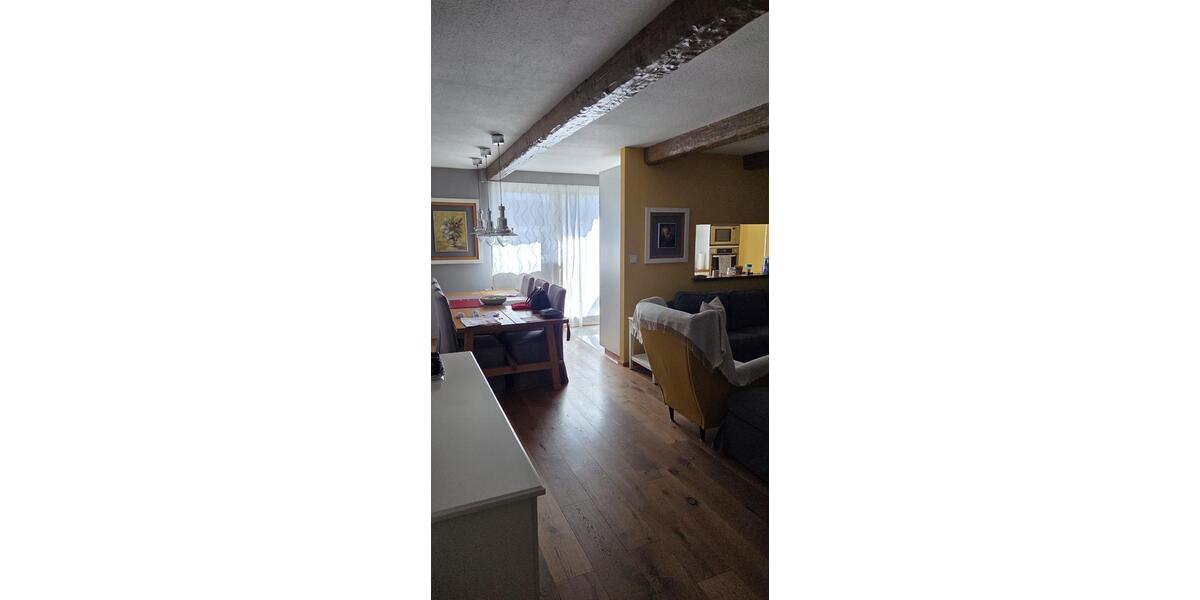 Erdgeschoßwohnung Weinstadt - 6 Zimmer, 135 m&sup2;, 4.500&euro; | Angebot:27583267