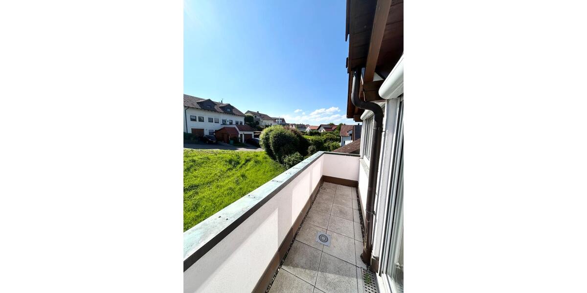 Dachgeschoßwohnung Oberriexingen - 3 Zimmer, 76 m&sup2;, 912&euro; | Angebot:25936829