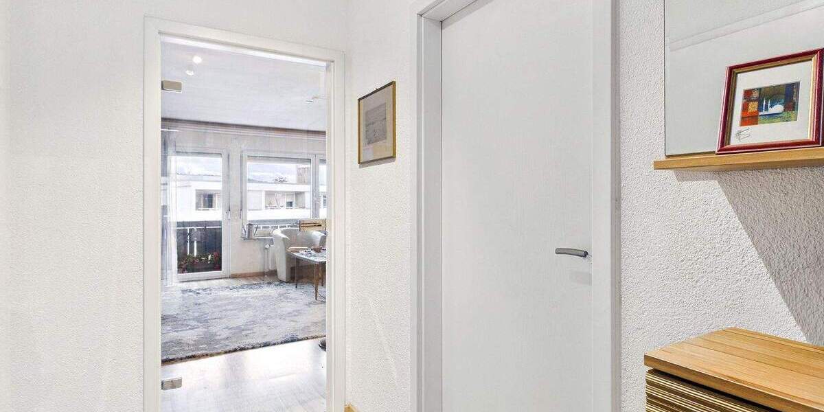 Etagenwohnung Stuttgart Untertürkheim - 3 Zimmer, 75 m&sup2;, 299.000&euro; | Angebot:25770413