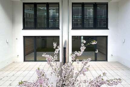 Wohnung Stuttgart Feuerbach - 3 Zimmer, 141 m&sup2;, 2.144&euro; | Angebot:25548972