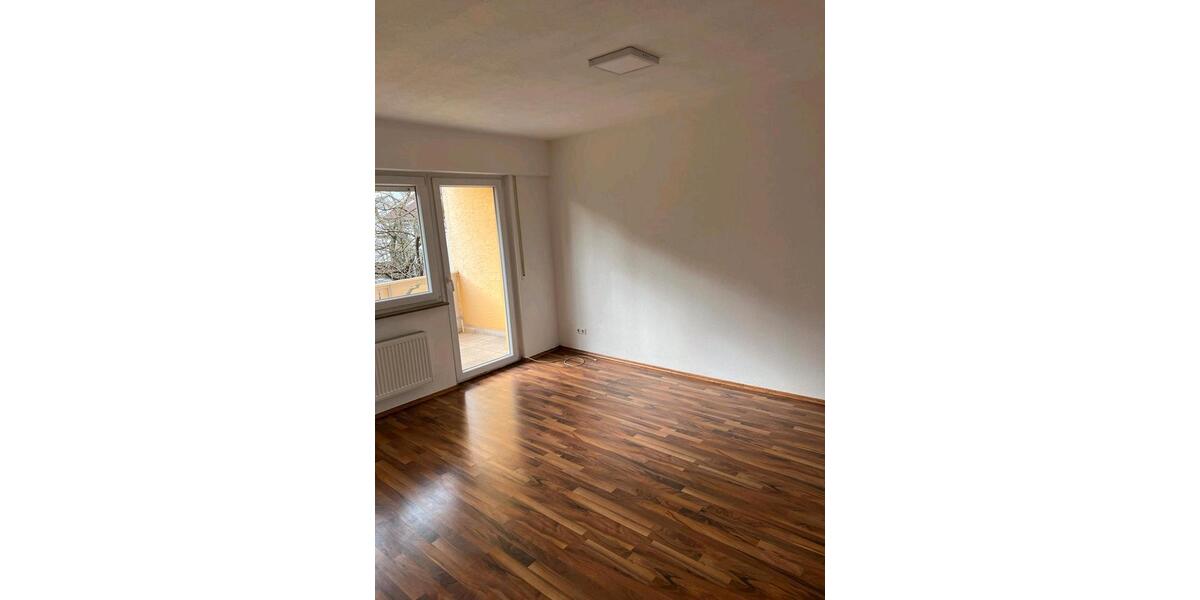 Etagenwohnung Esslingen am Neckar Brühl - 3 Zimmer, 72 m&sup2;, 1.200&euro; | Angebot:26423377