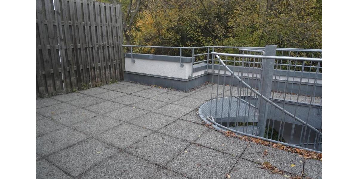 Dachgeschoßwohnung Stuttgart Lehen - 2 Zimmer, 90 m&sup2;, 1.460&euro; | Angebot:25992085