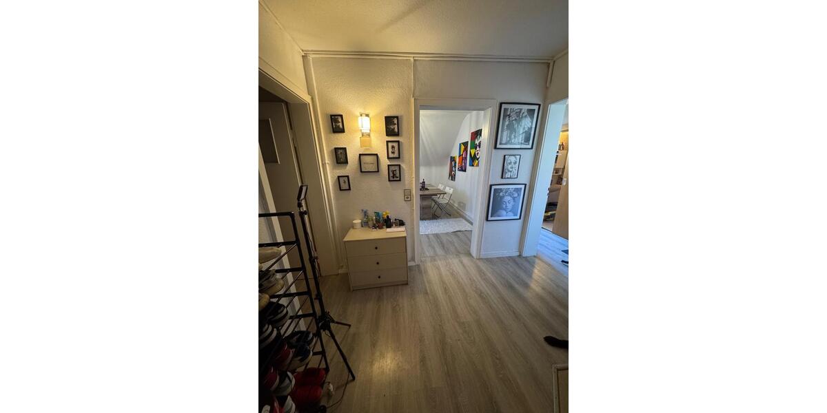 Dachgeschoßwohnung Stuttgart Stuttgart-Süd - 3.5 Zimmer, 75 m&sup2;, 1.090&euro; | Angebot:25896088