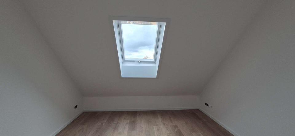 Dachgeschoßwohnung Vaihingen an der Enz - 3 Zimmer, 96 m&sup2;, 1.200&euro; | Angebot:23010506