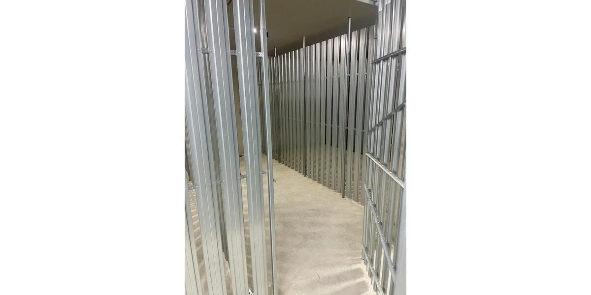 Gewerbeobjekt Esslingen am Neckar Pliensauvorstadt - 100&euro; | Angebot:25371658