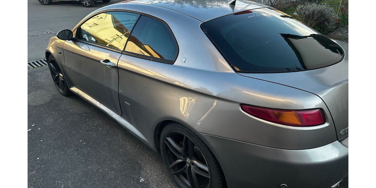 Alfa Romeo GT 267.000 km 1.699 &euro; Oberboihingen 72644