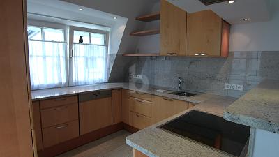 HELL UND GROßZÜGIG IN STUTTGART-WANGEN - Maisonettenwohnung Stuttgart Wangen Wangen | Angebot:27233936