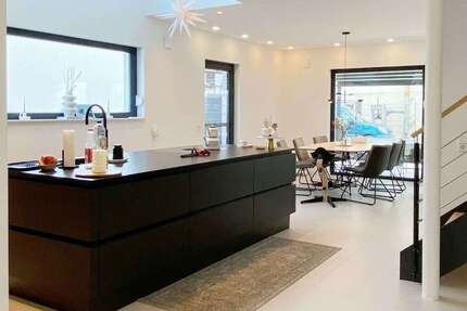 Haus Backnang - 5.5 Zimmer, 168 m&sup2;, 2.490&euro; | Angebot:25548956