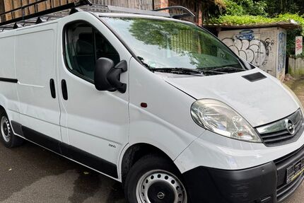Opel Vivaro 98.000 km 7.979 &euro; Stuttgart 70186