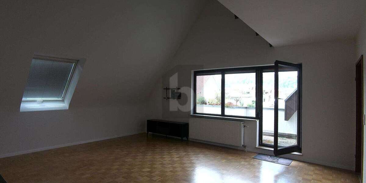 Etagenwohnung Esslingen am Neckar Brühl - 3.5 Zimmer, 125 m&sup2;, 1.500&euro; | Angebot:27237413