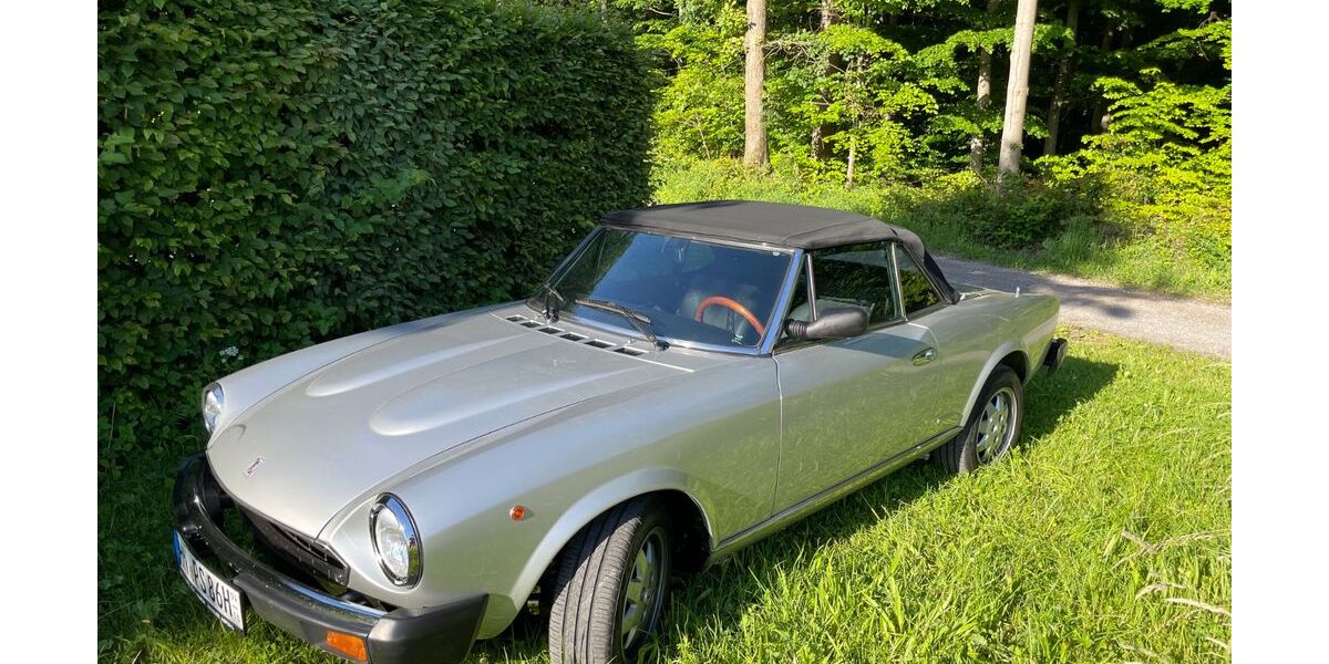 Fiat 124 Spider 111.200 km 27.000 &euro; Wüstenrot 71543