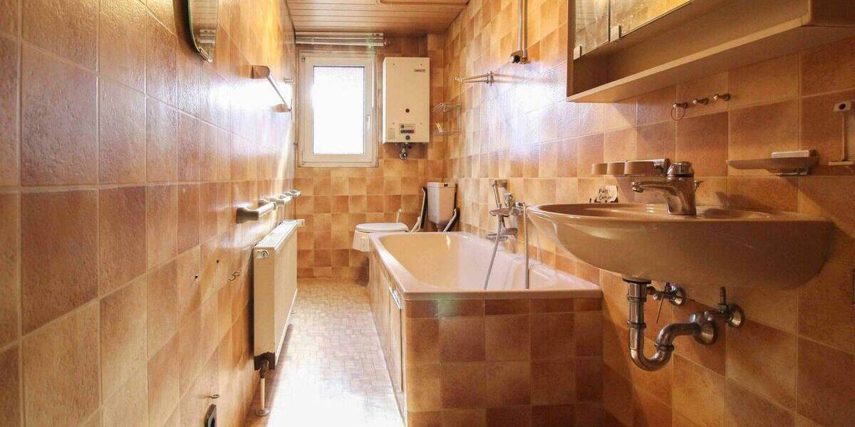 Mehrfamilienhaus, Wohnhaus Stuttgart Heumaden - 9 Zimmer, 154 m&sup2;, 398.000&euro; | Angebot:26037407