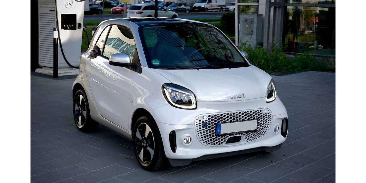 Smart forTwo 11.000 km 13.950 &euro; Stuttgart, Landeshauptstadt 70435
