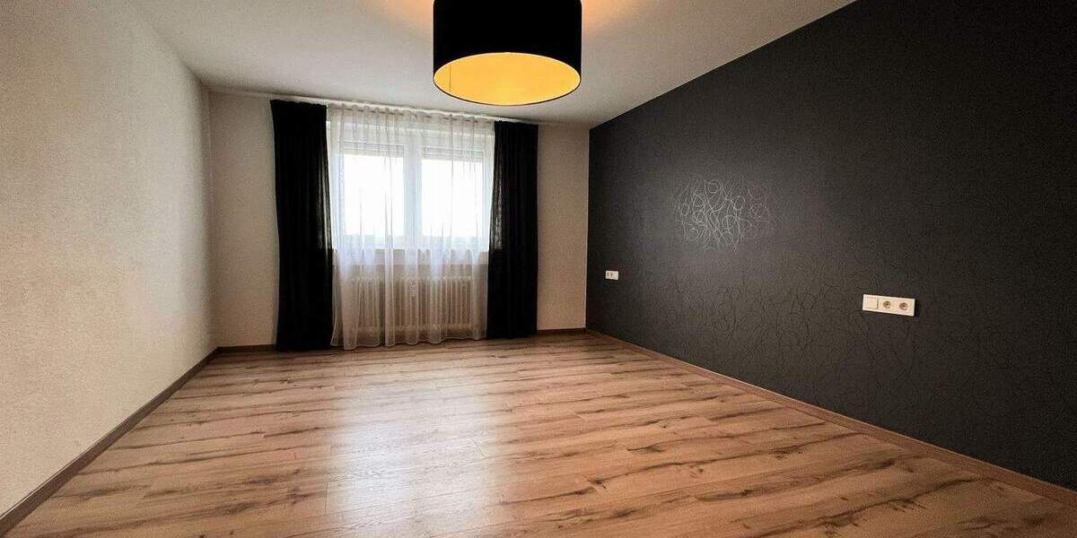 Etagenwohnung Sindelfingen Ost - 4 Zimmer, 111 m&sup2;, 415.000&euro; | Angebot:25695000