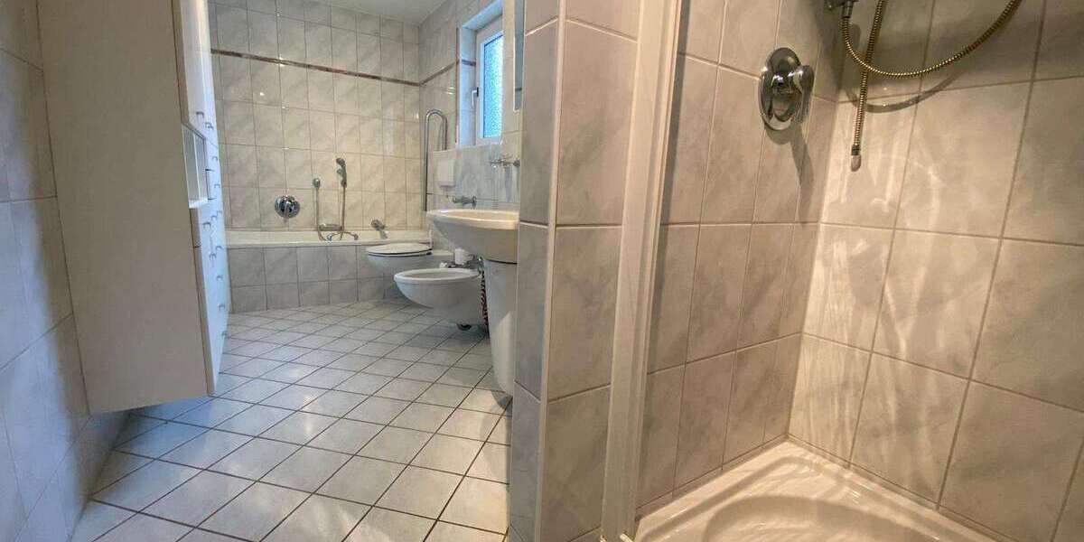 Etagenwohnung Weissach - 4 Zimmer, 122 m&sup2;, 375.000&euro; | Angebot:26387619