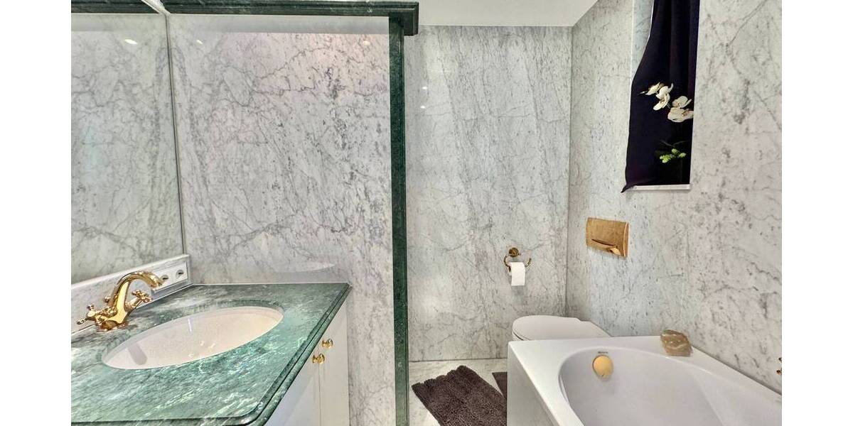 Etagenwohnung Stuttgart Mitte - 5 Zimmer, 130 m&sup2;, 2.700&euro; | Angebot:25704679