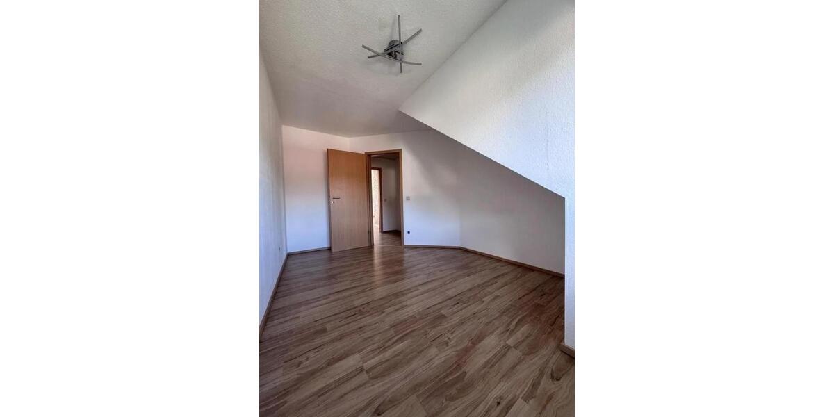 Etagenwohnung Schorndorf - 3 Zimmer, 80 m&sup2;, 285.000&euro; | Angebot:25641426