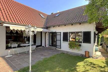 Haus Böblingen - 6.5 Zimmer, 197 m&sup2;, 750.000&euro; | Angebot:25043968