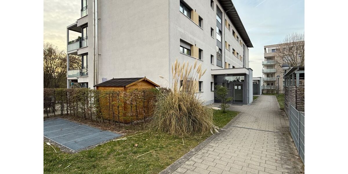 Provisionsfrei* Attraktive 4-Zimmer-Erdgeschosswohnung mit Terrasse - Erdgeschoßwohnung Stuttgart Stuttgart-West | Angebot:26029788
