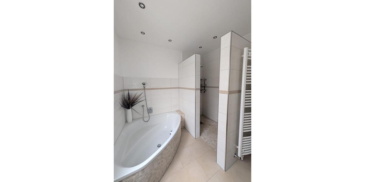 Etagenwohnung Göppingen - 3 Zimmer, 105 m&sup2;, 1.350&euro; | Angebot:25457016