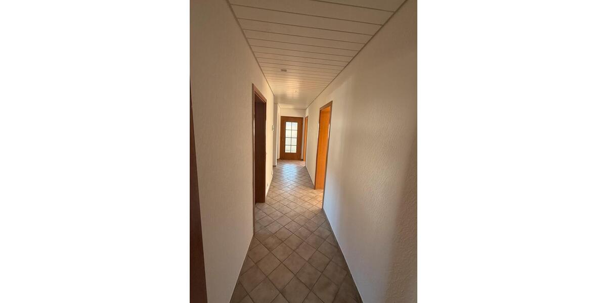 Etagenwohnung Winterbach - 4 Zimmer, 96 m&sup2;, 1.400&euro; | Angebot:27603004