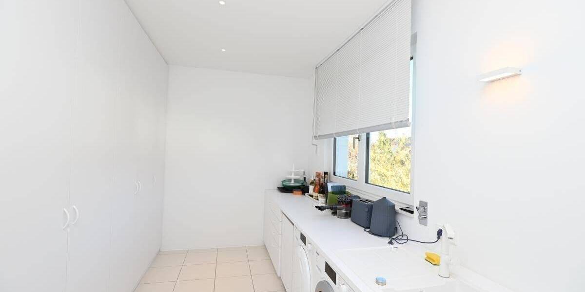 Etagenwohnung Ludwigsburg Ost - 4 Zimmer, 196 m&sup2;, 2.350&euro; | Angebot:25662459