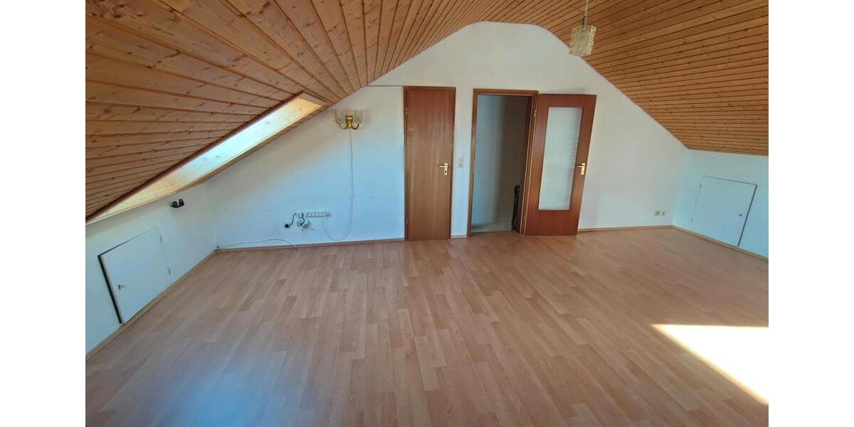 Doppelhaushälfte Leonberg - 6 Zimmer, 146 m&sup2;, 550.000&euro; | Angebot:25893974