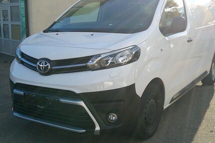 Toyota Proace (Verso) 120.000 km 13.990 &euro; Sindelfingen 71065