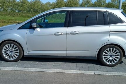 Ford Grand C-Max 65.600 km 9.900 &euro; Fellbach 70736