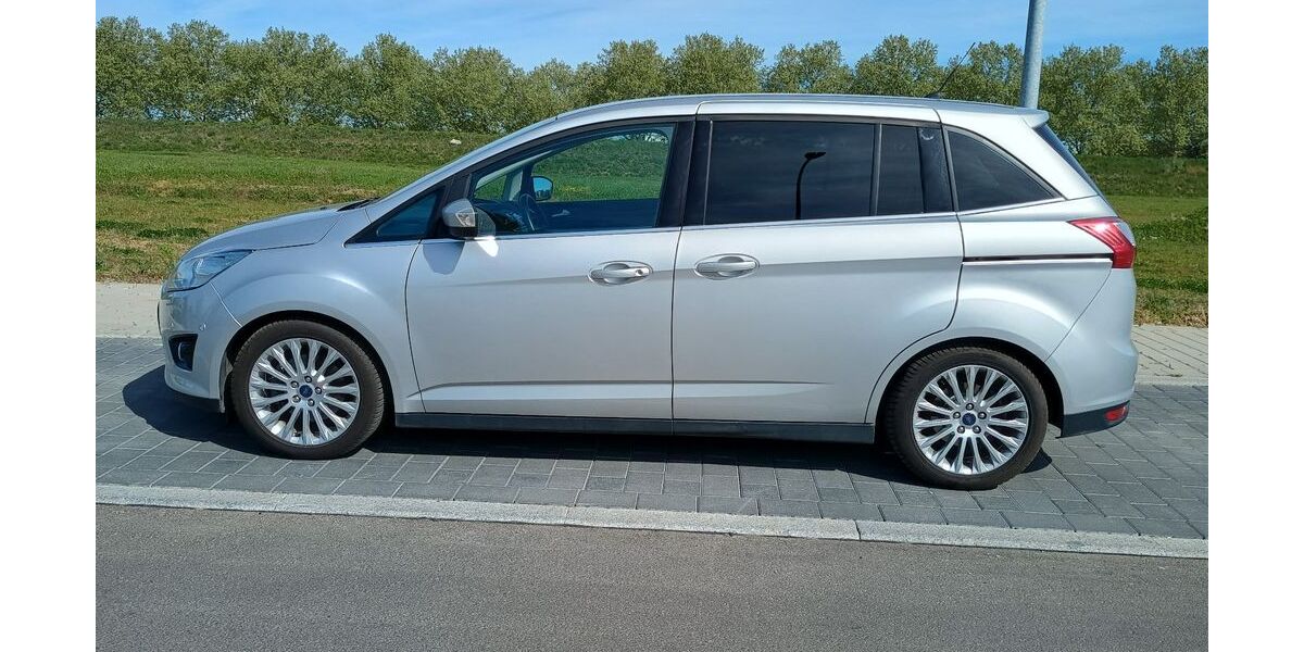 Ford Grand C-Max 65.600 km 9.900 &euro; Fellbach 70736