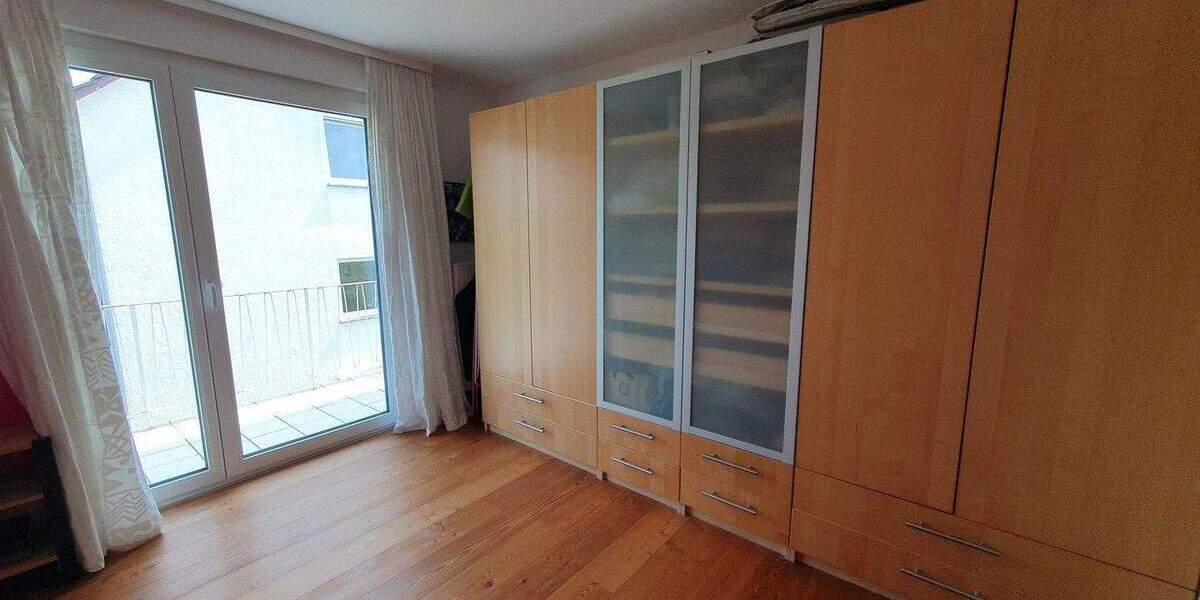 Einfamilienhaus Esslingen Oberesslingen - 7 Zimmer, 170 m&sup2;, 850.000&euro; | Angebot:25657409