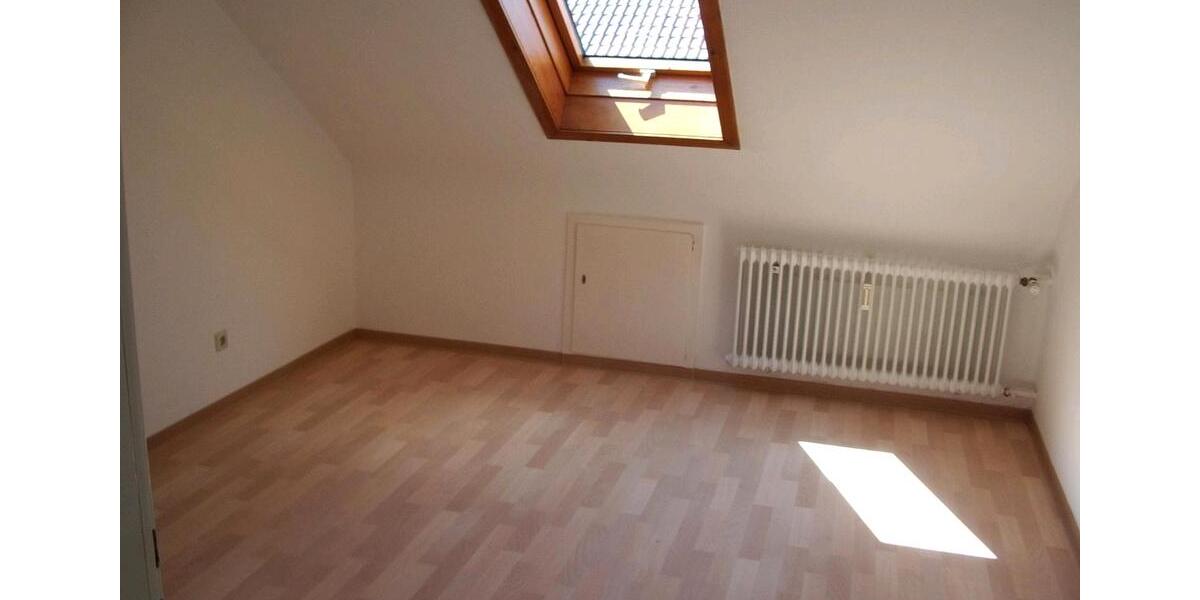 Dachgeschoßwohnung Wendlingen am Neckar - 3 Zimmer, 54 m&sup2;, 500&euro; | Angebot:25833348