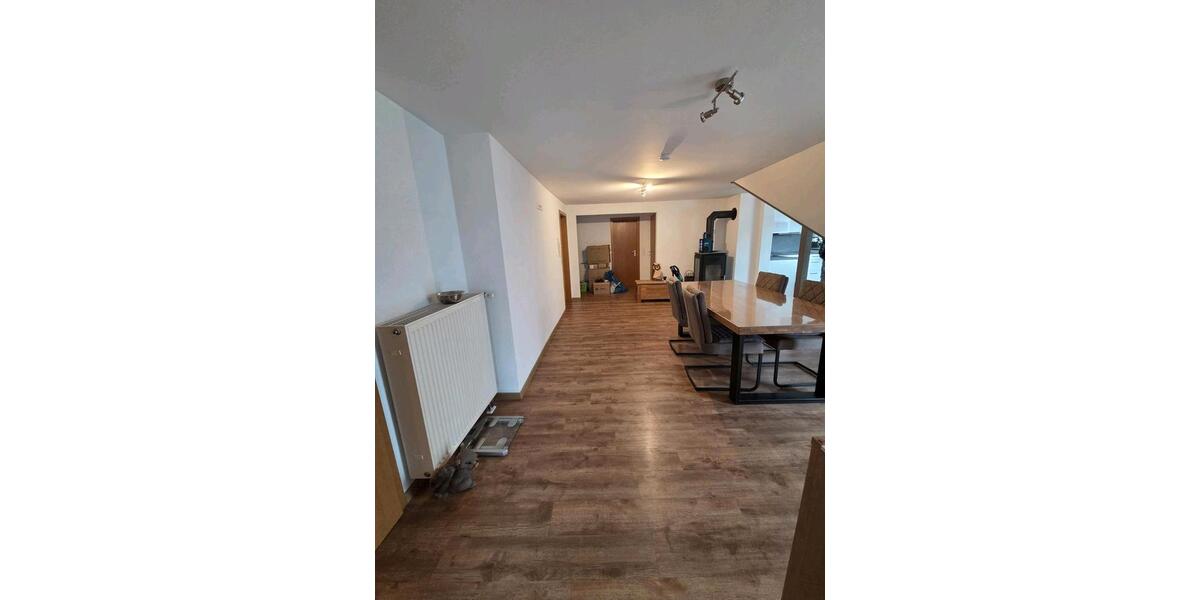 Dachgeschoßwohnung Auenwald - 6.5 Zimmer, 112 m&sup2;, 1.400&euro; | Angebot:25905253