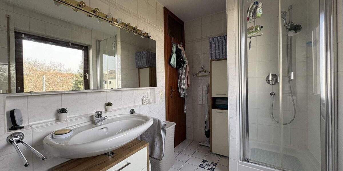 Reihenmittelhaus Böblingen - 5 Zimmer, 141 m&sup2;, 540.000&euro; | Angebot:25802257