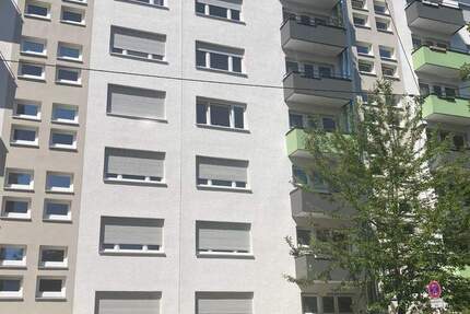 Wohnung Stuttgart Mitte - 2 Zimmer, 62 m&sup2;, 1.050&euro; | Angebot:26694565
