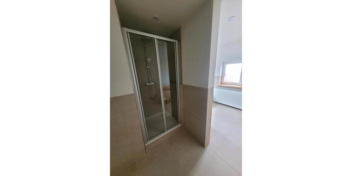 Dachgeschoßwohnung Winterbach - 4 Zimmer, 142 m&sup2;, 1.500&euro; | Angebot:25963187