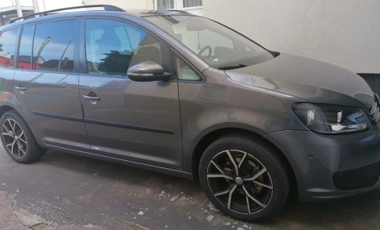 VW Touran 168.000 km 7.500 &euro; Fellbach 70736